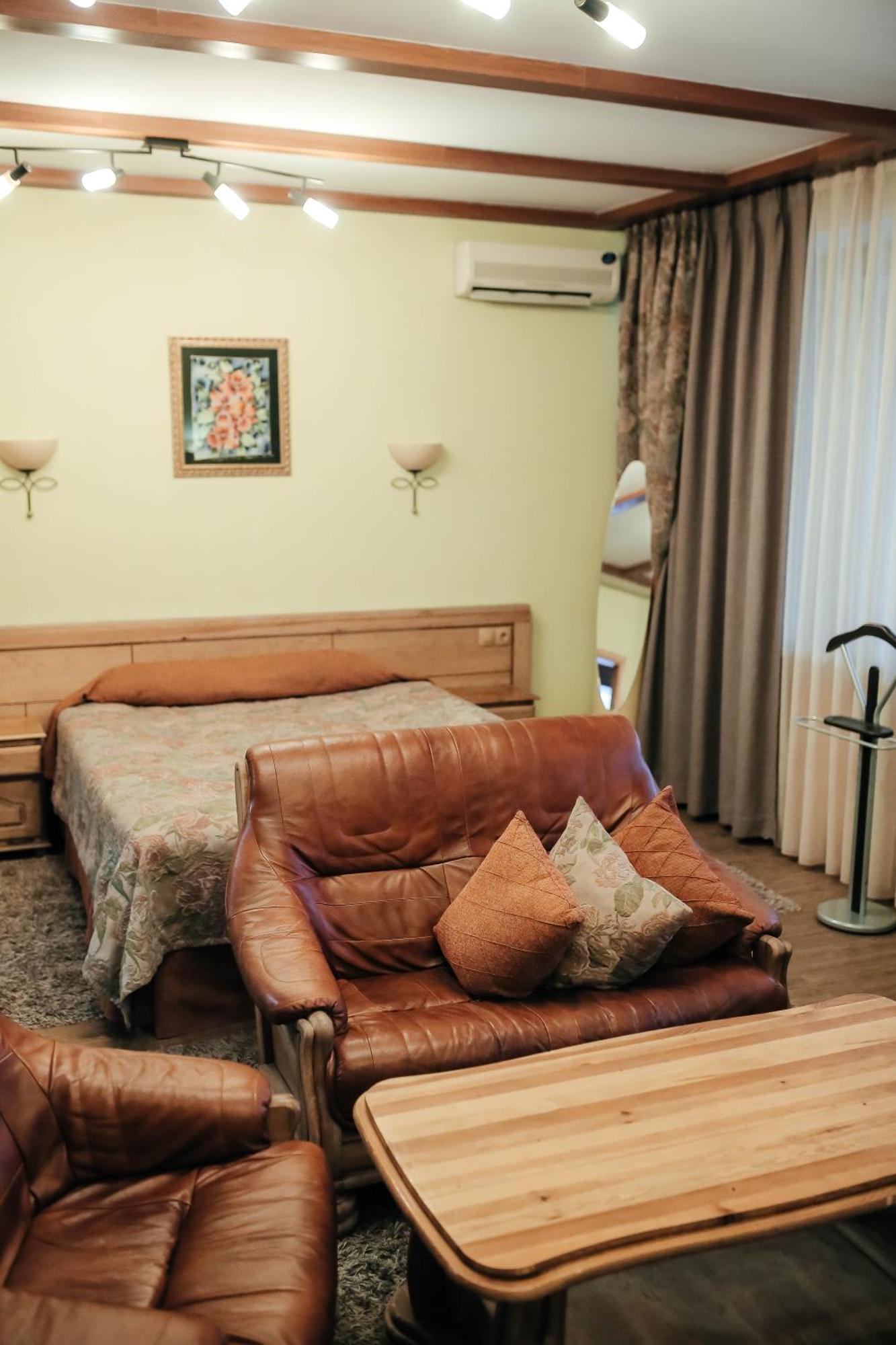 فندق Тау-House Kok-Shoky المظهر الخارجي الصورة